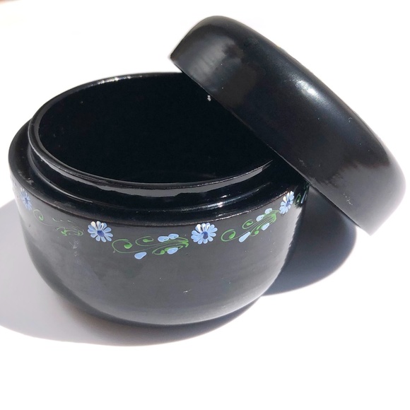 Black Lacquer Round Trinket Box Floral Hand Painted Delicate Blue Flowers AS IS - Picture 6 of 16
